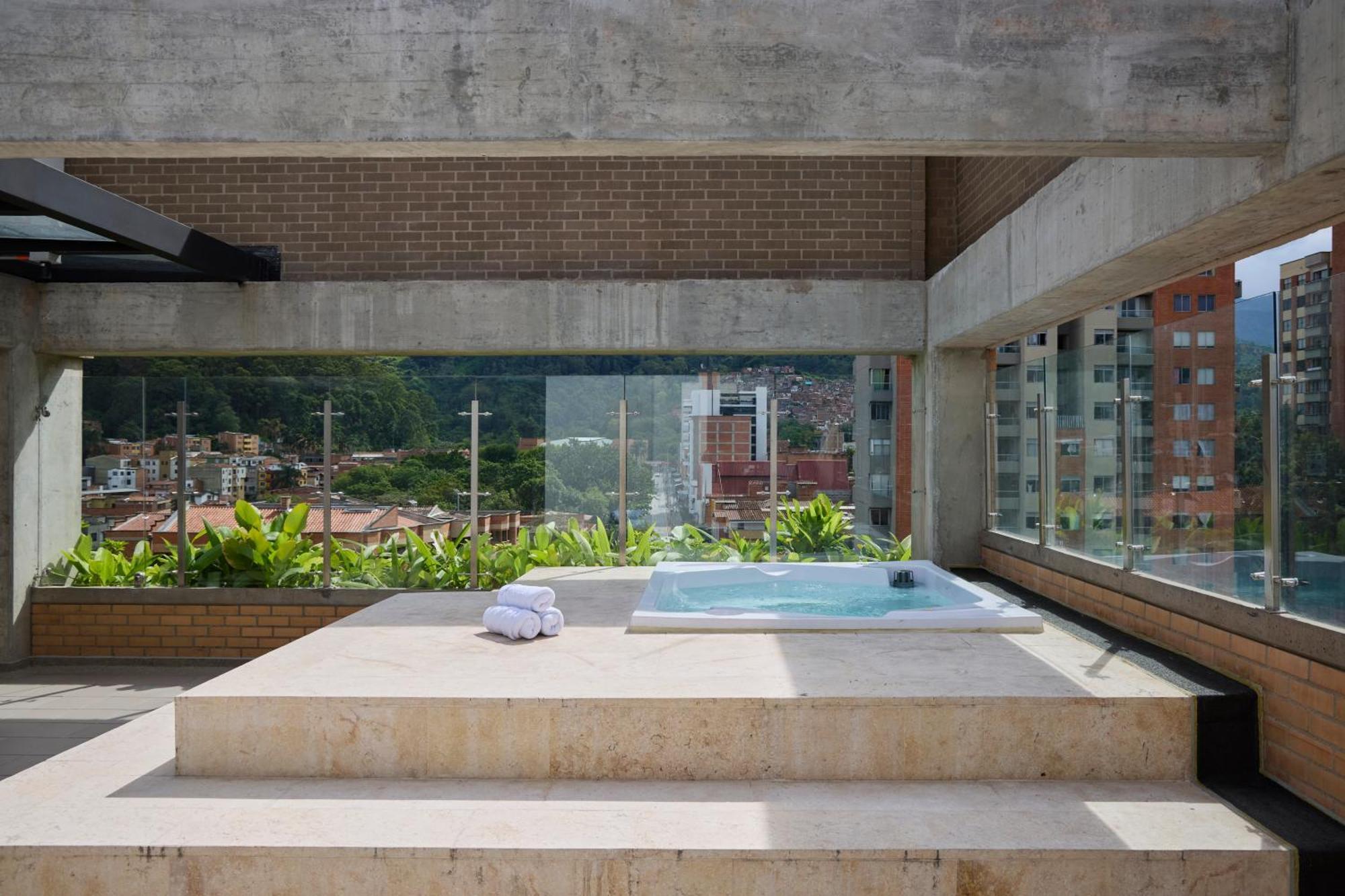 30 Living Suites Medellín Buitenkant foto