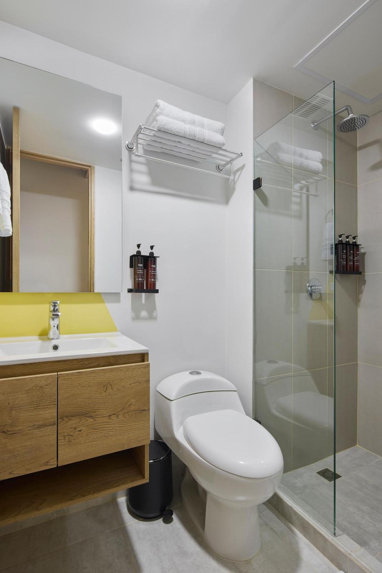 30 Living Suites Medellín Buitenkant foto